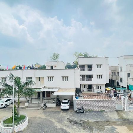 Hotel Rajdhani And Guest House Gujarat - Best Family Hotel In Halol Near Pavagadh And Halol Gidc Экстерьер фото