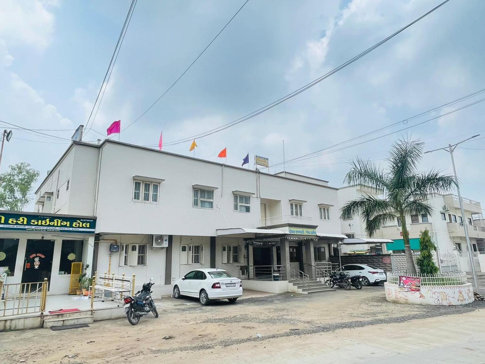 Hotel Rajdhani And Guest House Gujarat - Best Family Hotel In Halol Near Pavagadh And Halol Gidc Экстерьер фото
